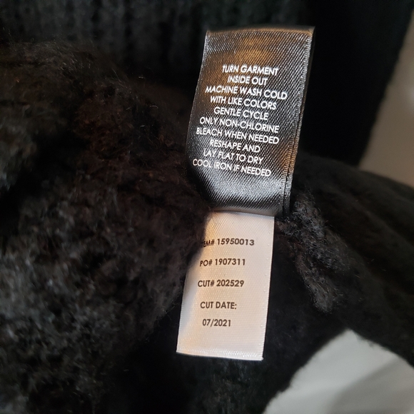 Torrid Raglan Hoodie Pullover Black Embroidered Stars Bolt Size 0 Large 12 NWT - Picture 11 of 15